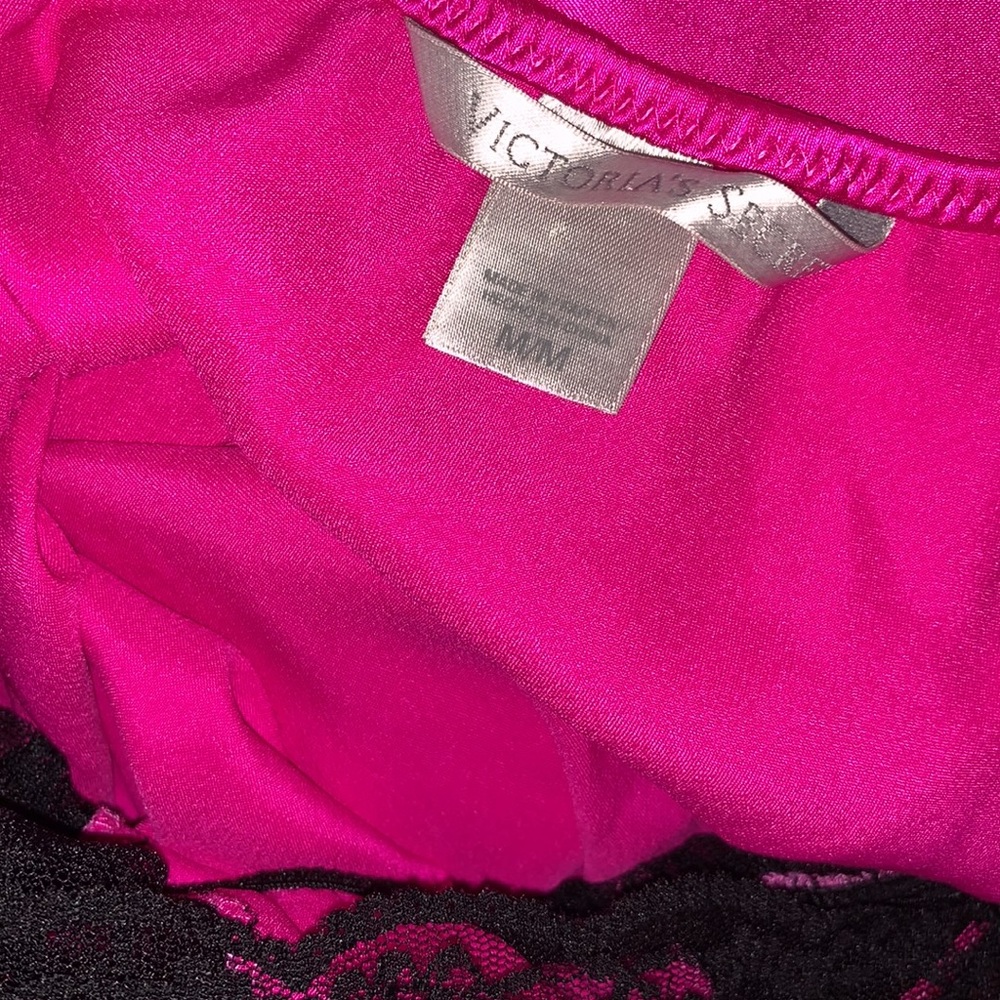 Victoria’s Secret Magenta Lace Trim Satin Babydoll Slip from 2011, size medium - Picture 3 of 5